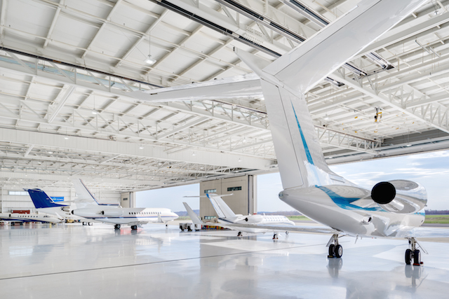 Find Your Perfect Aircraft Manager: Discover the Top 3 Qualities to Look For Today!
